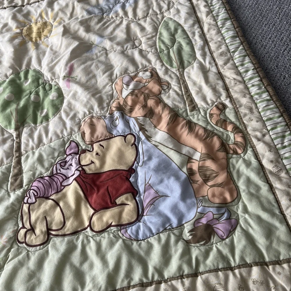 Vintage Winnie The Pooh Baby , Infant,‎ Crib Comforter Blanket.